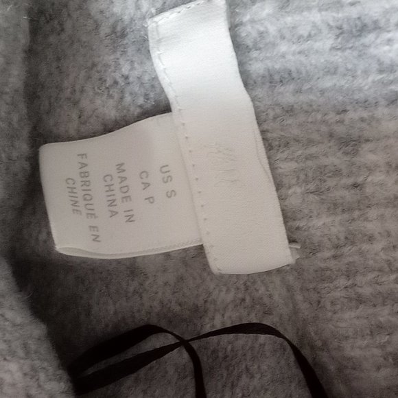 Forever 21 Small Fuzzy Off the Shoulder Sweater Grey Pullover - Picture 3 of 8